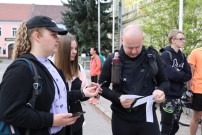 Registrace pochodu na náměstí v Kostelci nad Orlicí 