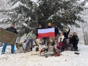 Mezinárodní pomoc při likvidaci kůrovcové kalamity na turistické chatě KČT Kusalíno.